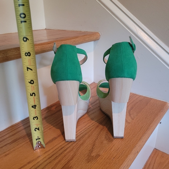 Madison By Shoedazzle Green Faux Suede Platform Wedge Sandals - Picture 5 of 7